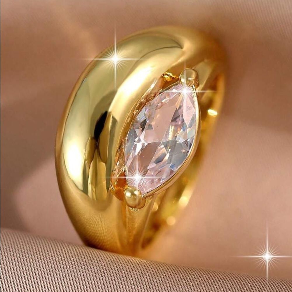 Elegant Gold Ring R230 - Picture 2 of 2